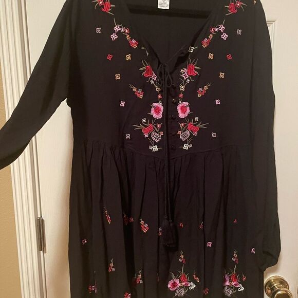 The Pyramid Collection Women’s Black Embroidered Floral Dress M - Picture 5 of 16